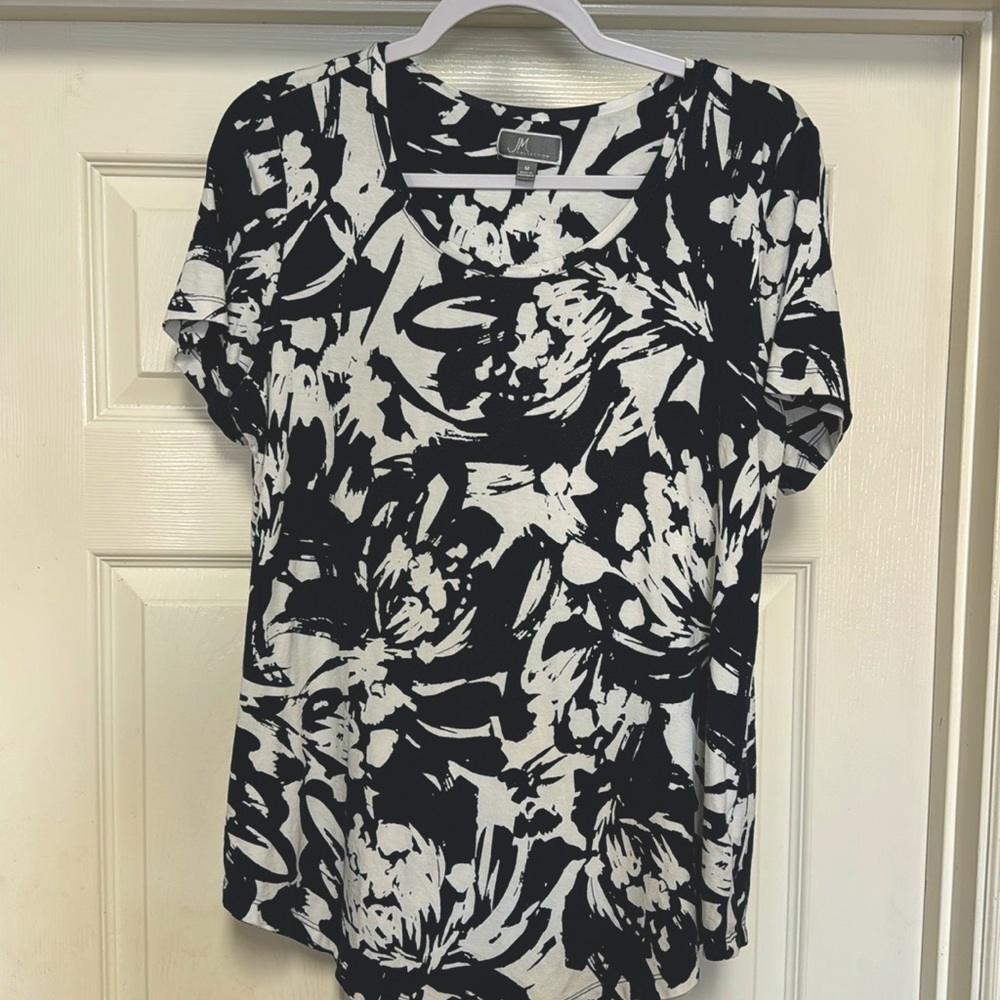 JM Collection Navy/White Tee - Size M